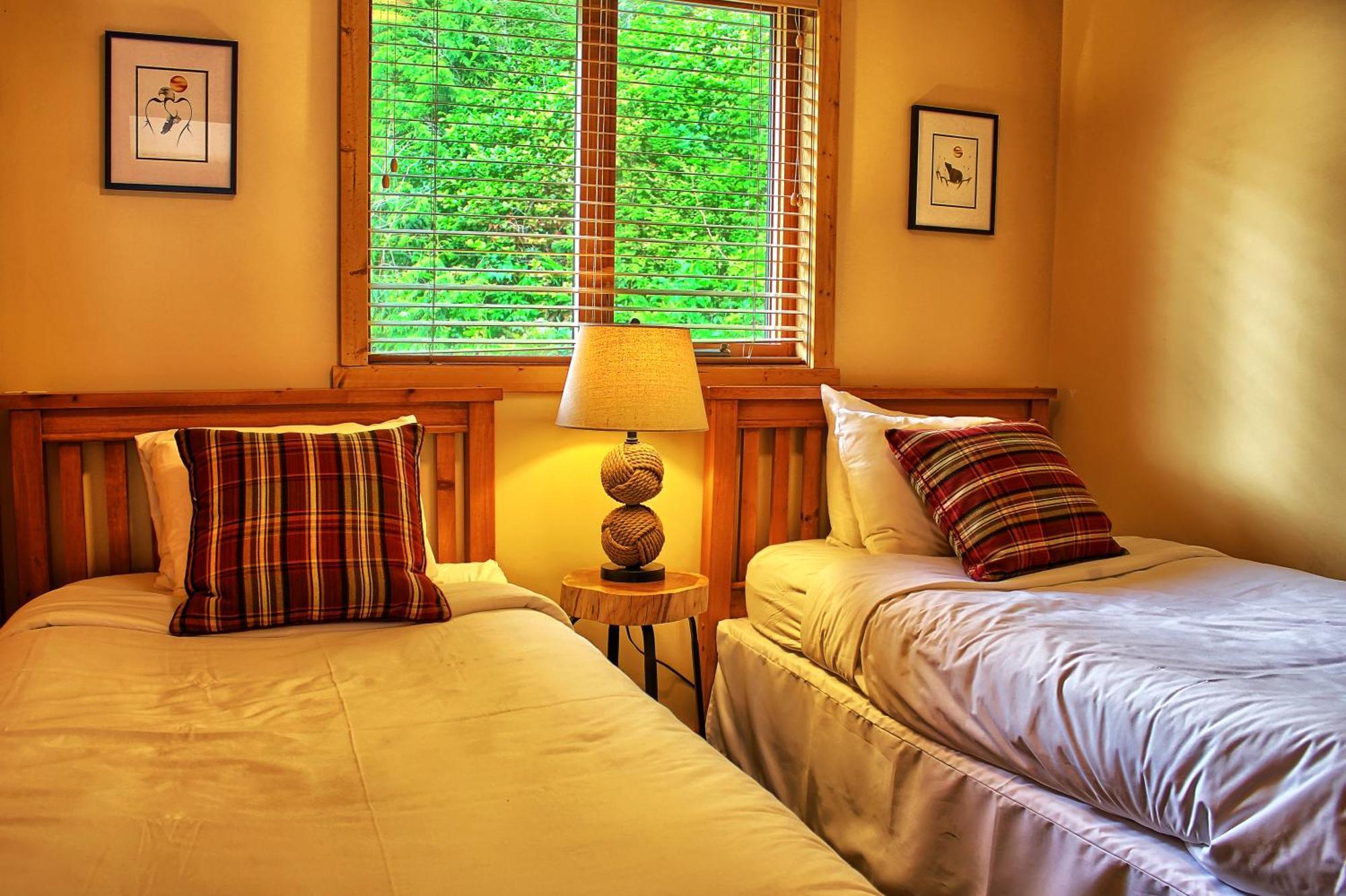 Wild Renfrew Seaside Cottages Port Renfrew Ruang foto
