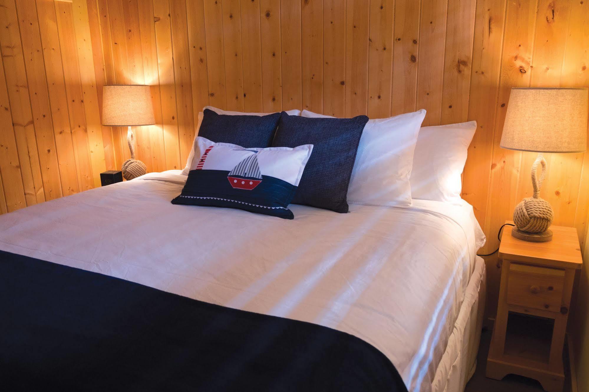 Wild Renfrew Seaside Cottages Port Renfrew Bagian luar foto