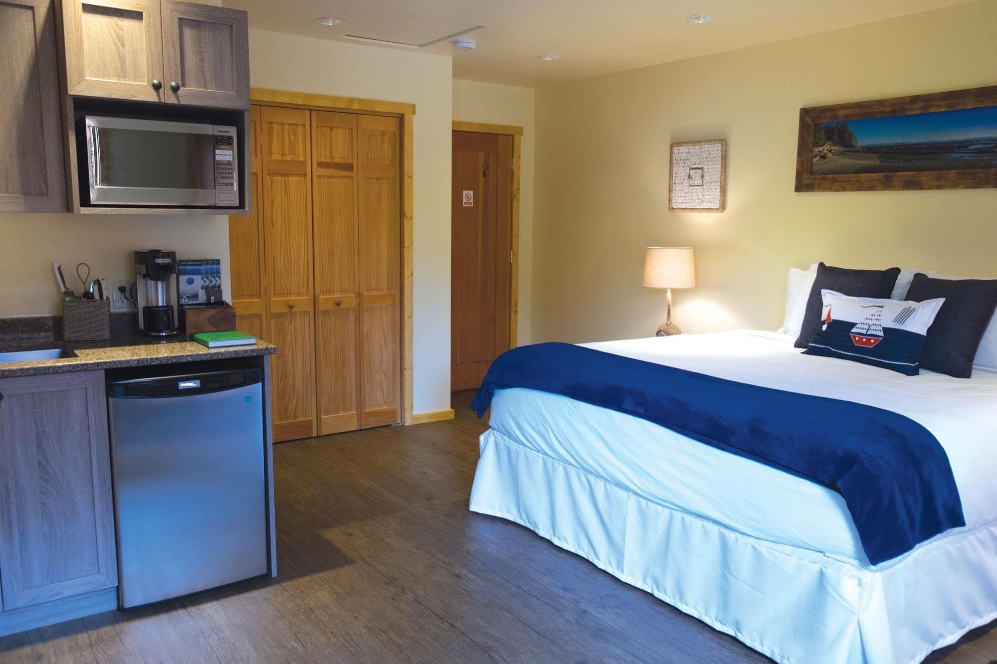 Wild Renfrew Seaside Cottages Port Renfrew Bagian luar foto